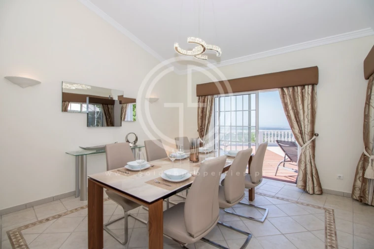 Moradia T4 para Arrendamento férias em Santa Barbara de Nexe Foto 6