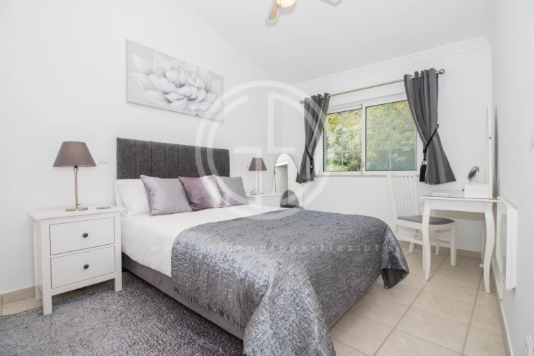 Moradia T4 para Arrendamento férias em Santa Barbara de Nexe Foto 12