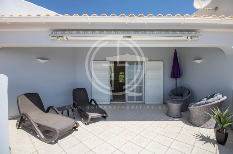 Moradia T4 para Arrendamento férias em Santa Barbara de Nexe Foto 24