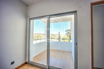 Moradia T5 para Venda em Quarteira