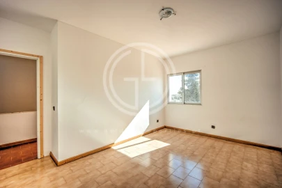 Moradia T5 para Venda em Quarteira