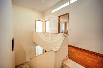 Moradia T5 para Venda em Quarteira