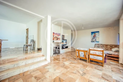 Moradia T5 para Venda em Quarteira