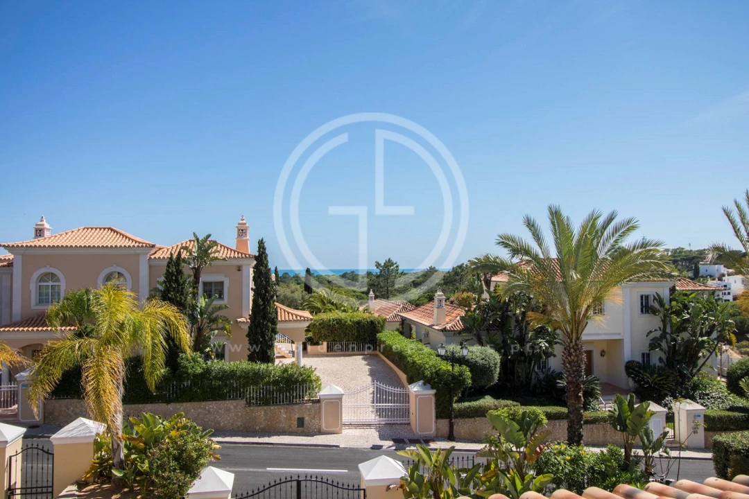 Moradia T5 para Arrendamento férias em Almancil Foto 23