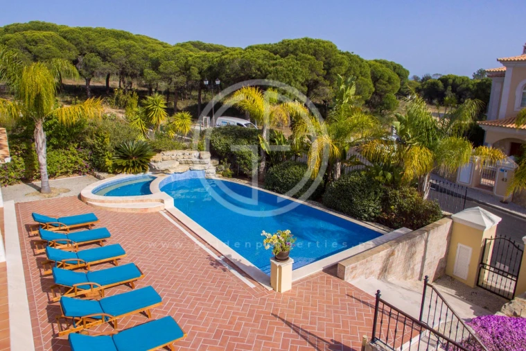 Moradia T5 para Arrendamento férias em Almancil Foto 2