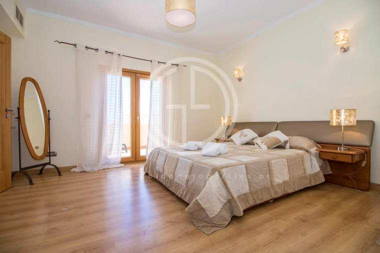 Moradia T5 para Arrendamento férias em Almancil Foto 10