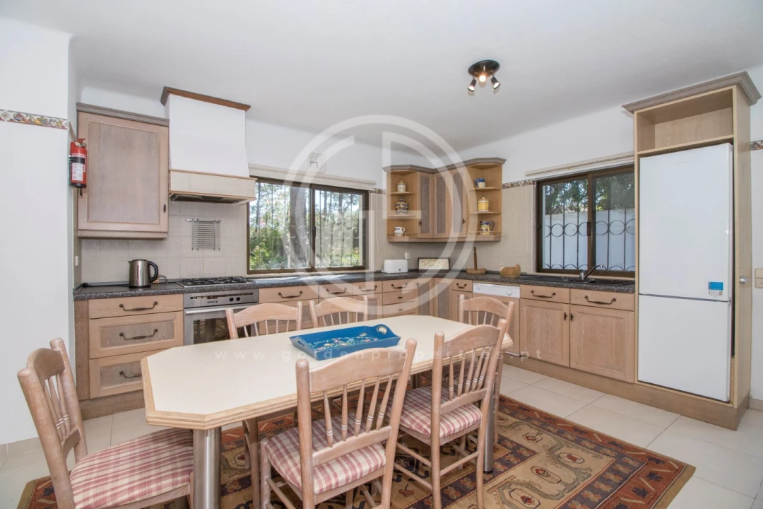 Moradia T4 para Arrendamento férias em Quarteira Foto 3