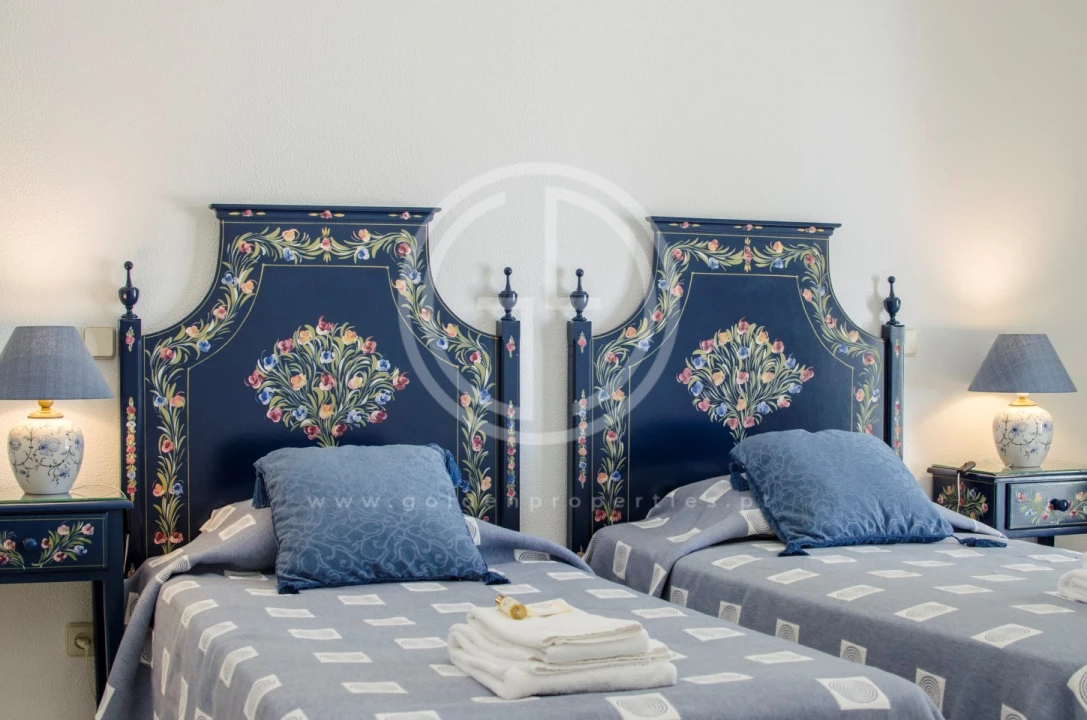 Moradia T4 para Arrendamento férias em Quarteira Foto 11