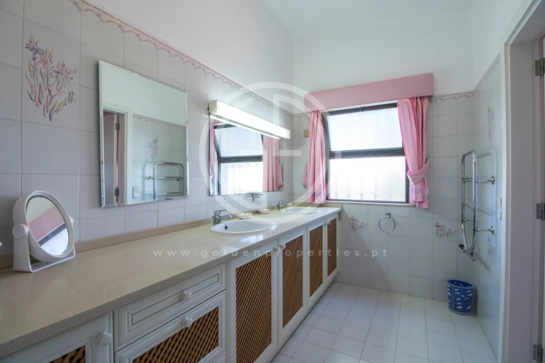 Moradia T4 para Arrendamento férias em Quarteira Foto 18