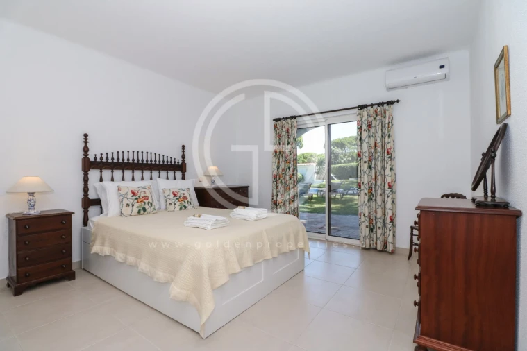 Moradia T4 para Arrendamento férias em Quarteira Foto 7