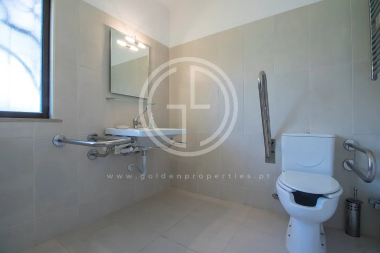 Moradia T4 para Arrendamento férias em Quarteira Foto 14