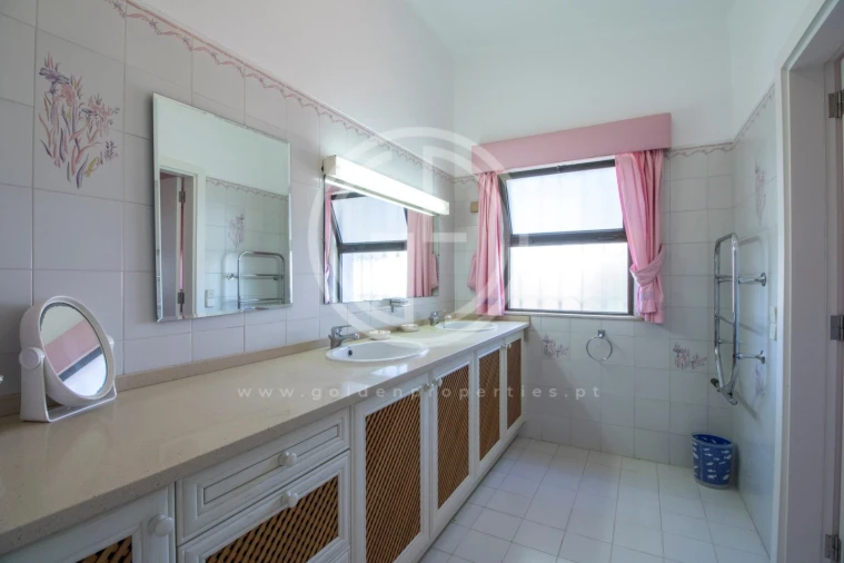 Moradia T4 para Arrendamento férias em Quarteira Foto 18