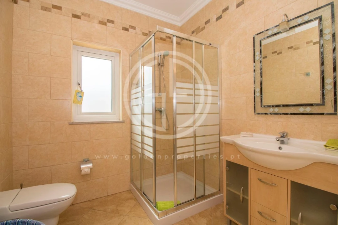 Moradia T6 para Arrendamento férias em Quarteira Foto 23