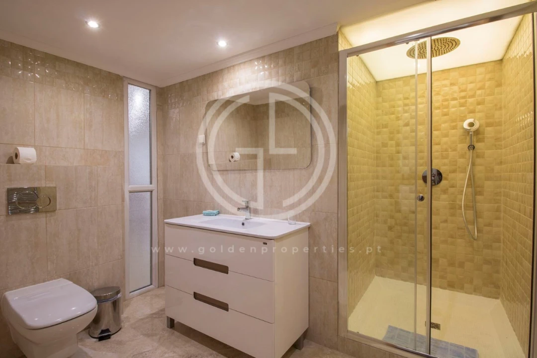 Moradia T6 para Arrendamento férias em Quarteira Foto 26