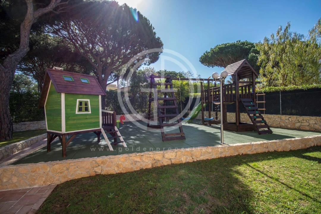 Moradia T6 para Arrendamento férias em Quarteira Foto 33