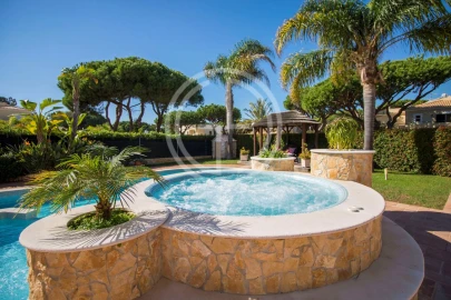 Moradia T6 para Arrendamento férias em Quarteira