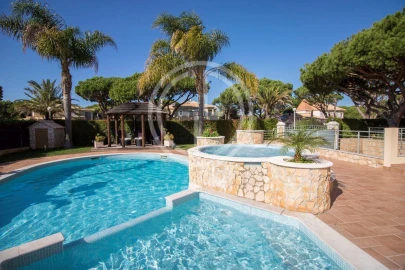 Moradia T6 para Arrendamento férias em Quarteira