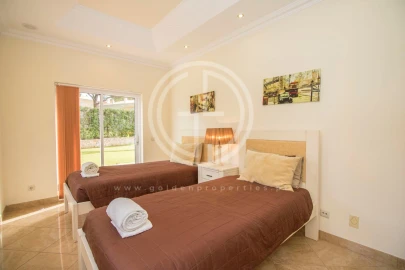 Moradia T6 para Arrendamento férias em Quarteira