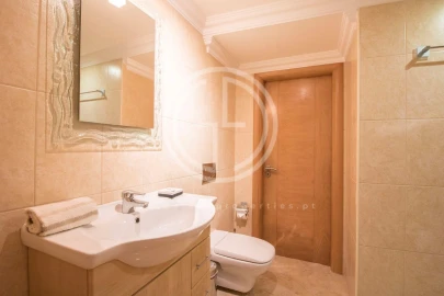 Moradia T6 para Arrendamento férias em Quarteira