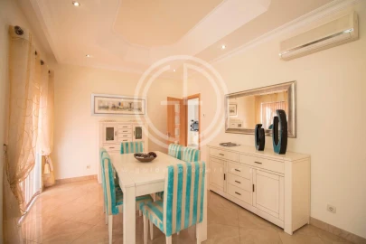 Moradia T6 para Arrendamento férias em Quarteira