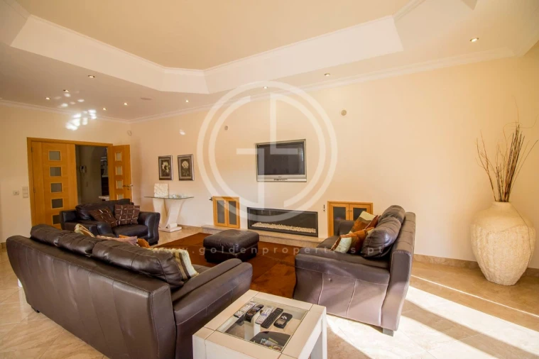 Moradia T6 para Arrendamento férias em Quarteira Foto 4