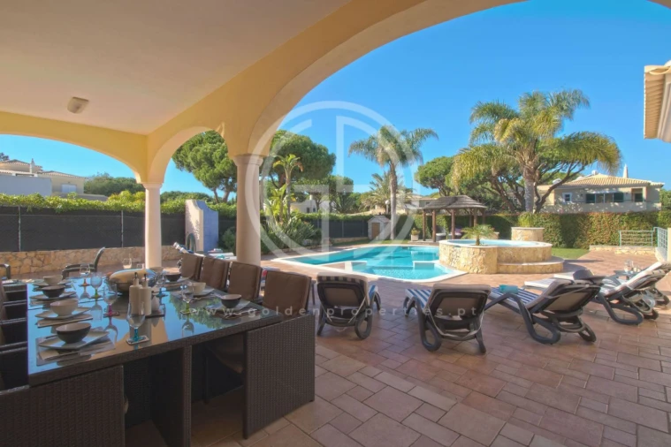 Moradia T6 para Arrendamento férias em Quarteira Foto 29