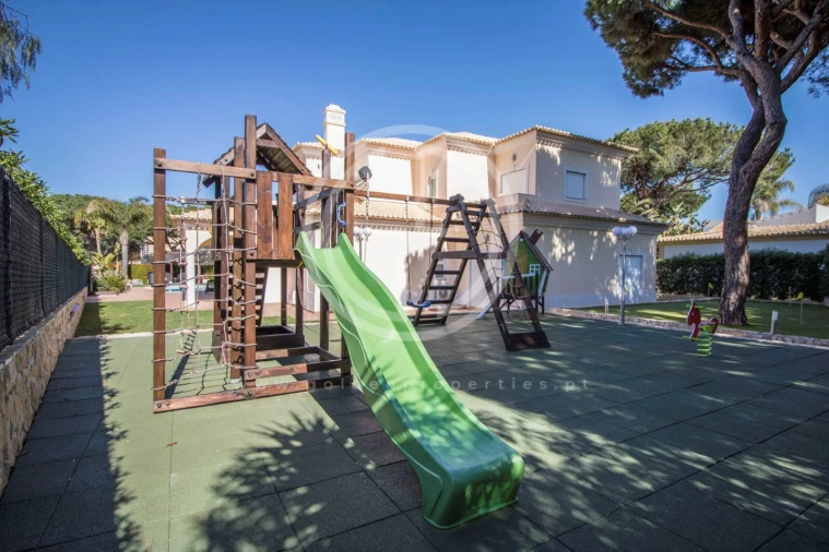 Moradia T6 para Arrendamento férias em Quarteira Foto 34