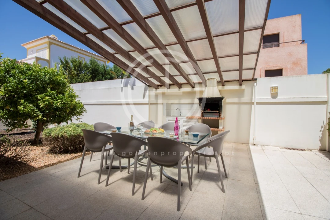 Moradia T4 para Arrendamento férias em Guia Foto 20