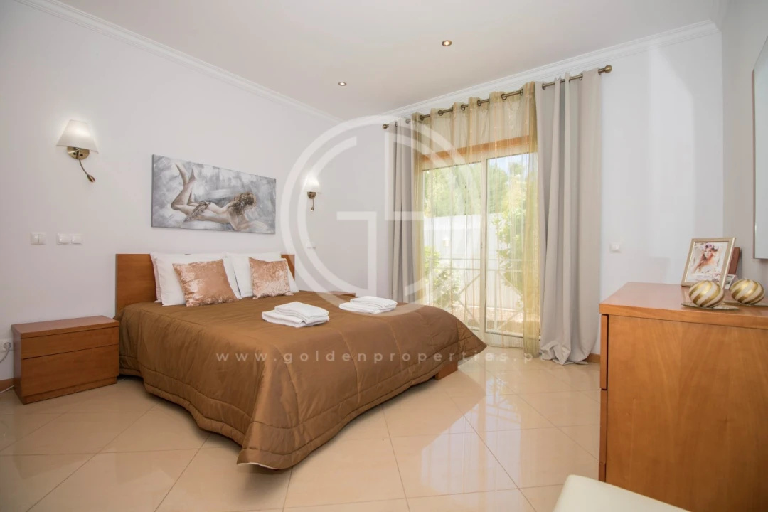 Moradia T4 para Arrendamento férias em Guia Foto 11