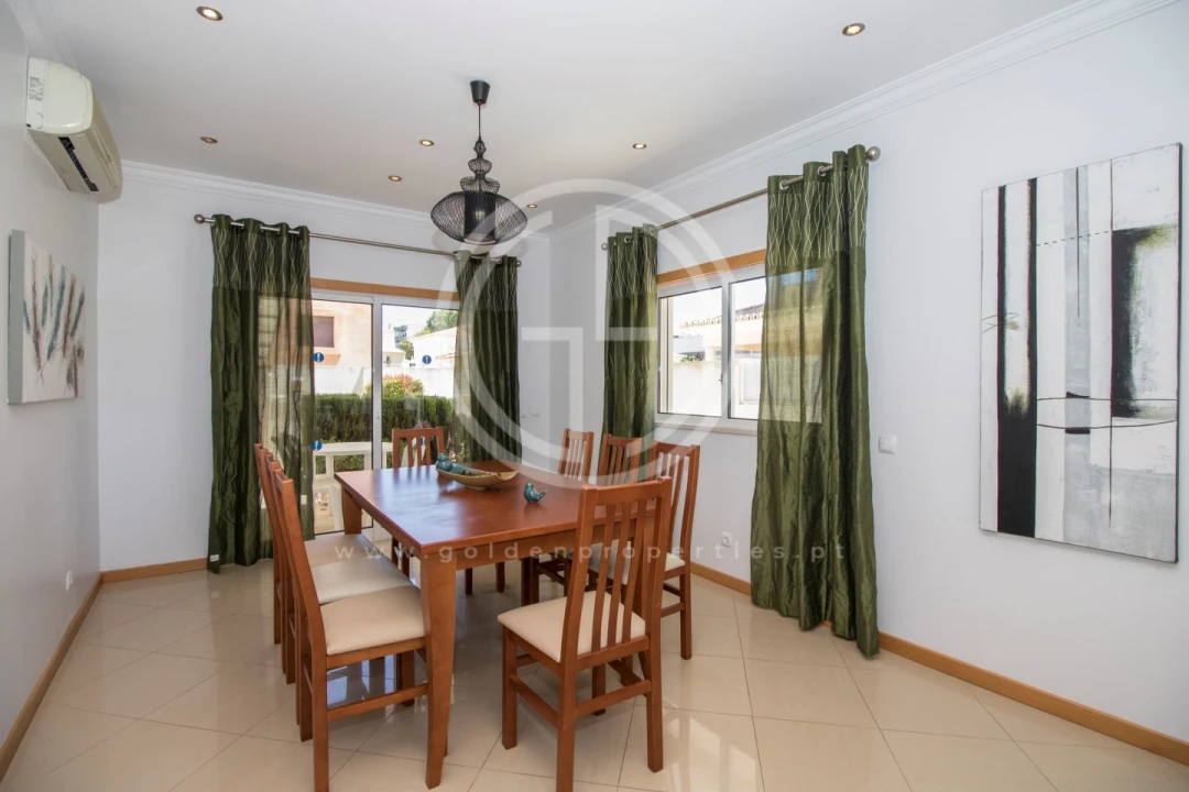 Moradia T4 para Arrendamento férias em Guia Foto 7