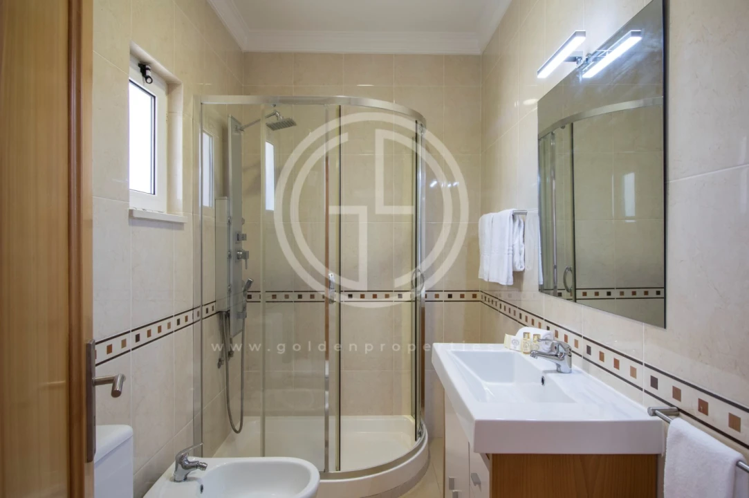 Moradia T4 para Arrendamento férias em Guia Foto 17