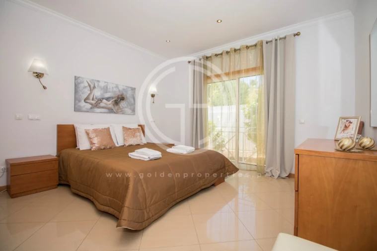 Moradia T4 para Arrendamento férias em Guia Foto 11