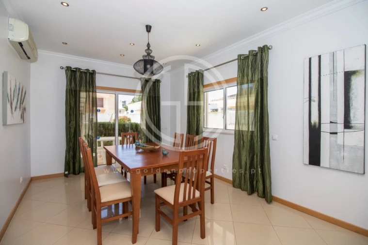 Moradia T4 para Arrendamento férias em Guia Foto 7