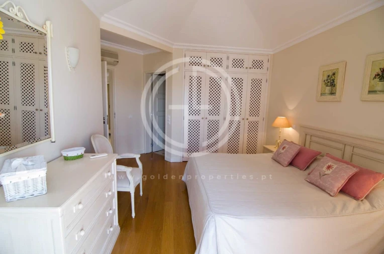 Apartamento T2 para Arrendamento férias em Almancil Foto 8