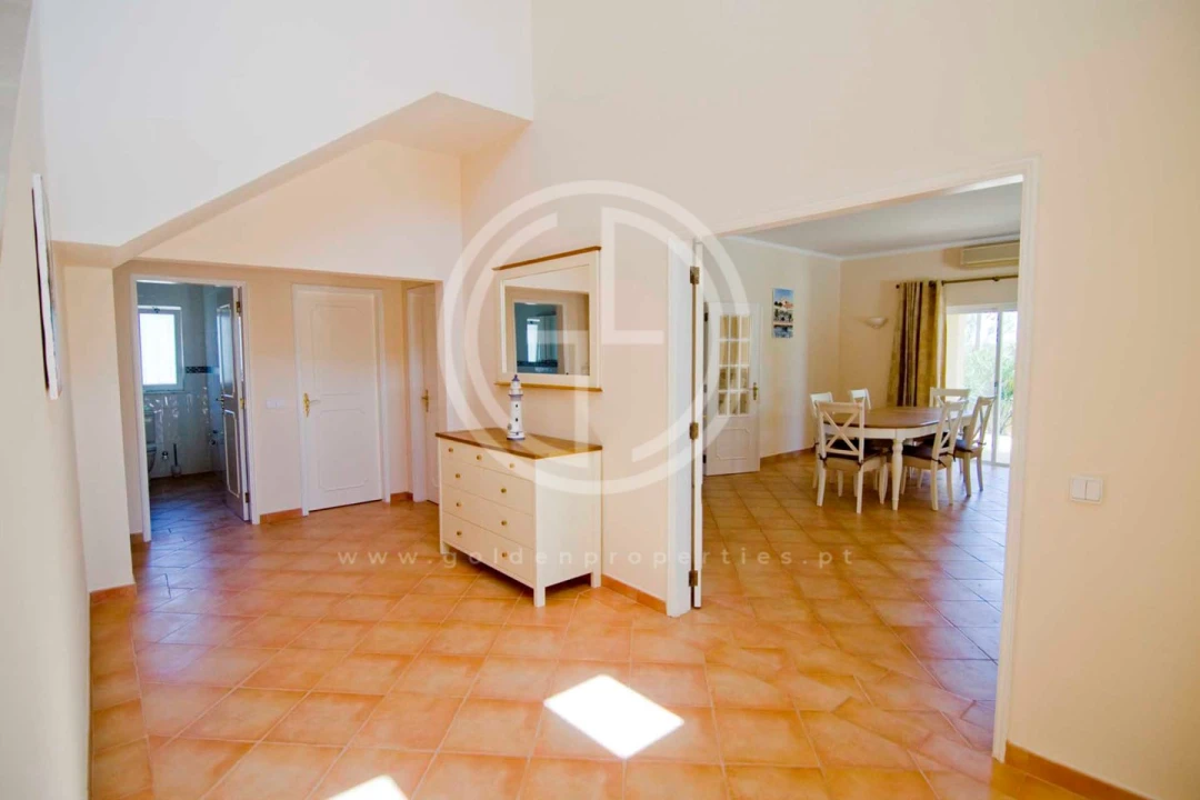 Moradia T4 para Arrendamento férias em Almancil Foto 4