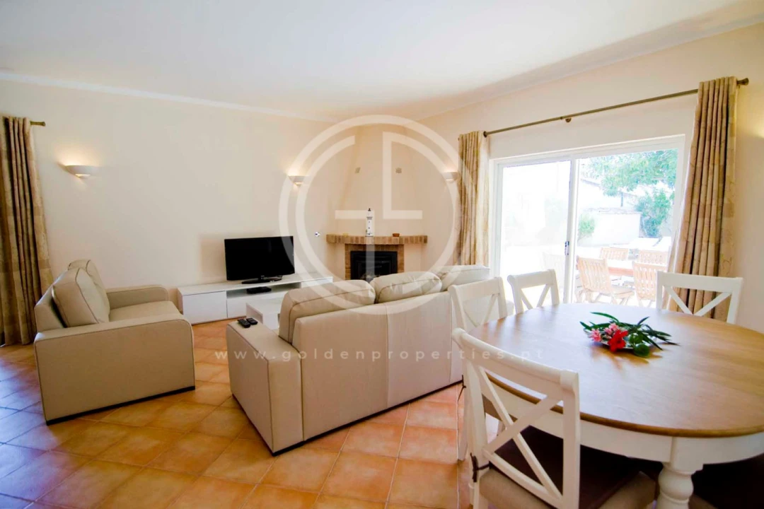 Moradia T4 para Arrendamento férias em Almancil Foto 5