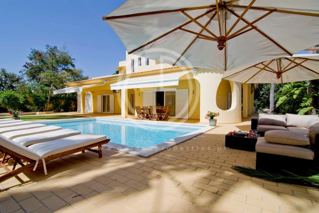 Moradia T4 para Arrendamento férias em Almancil Foto 18