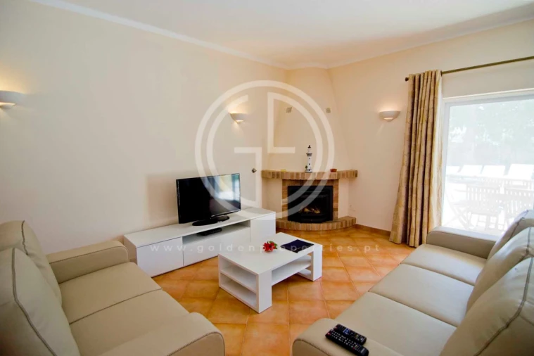 Moradia T4 para Arrendamento férias em Almancil Foto 2