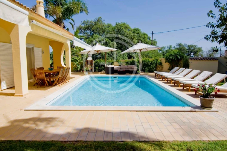 Moradia T4 para Arrendamento férias em Almancil Foto 21