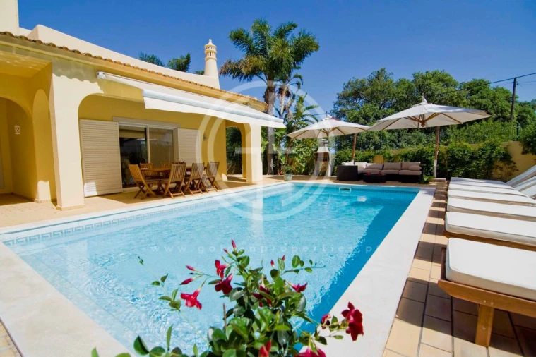 Moradia T4 para Arrendamento férias em Almancil Foto 22