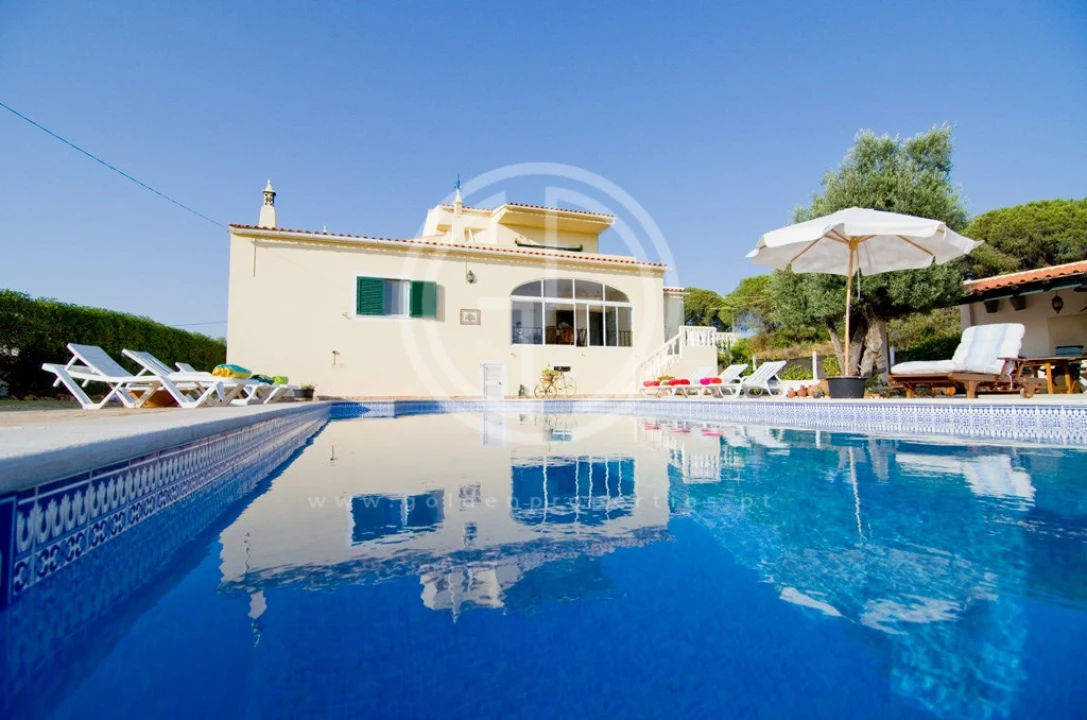 Moradia T3 para Arrendamento férias em Almancil Foto 13