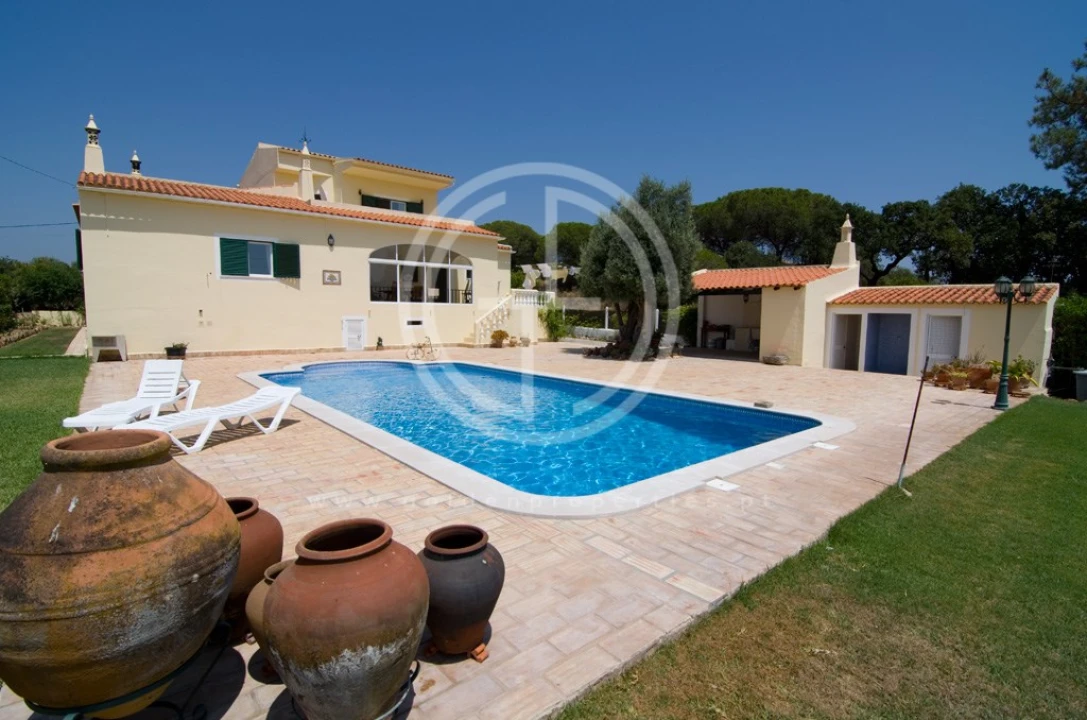 Moradia T3 para Arrendamento férias em Almancil Foto 1