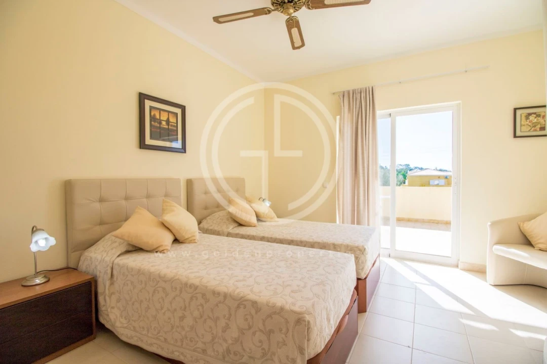 Moradia T3 para Arrendamento férias em Almancil Foto 5