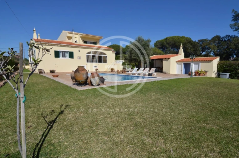 Moradia T3 para Arrendamento férias em Almancil Foto 16