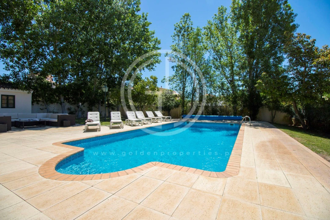 Moradia T4 para Arrendamento férias em Almancil Foto 1