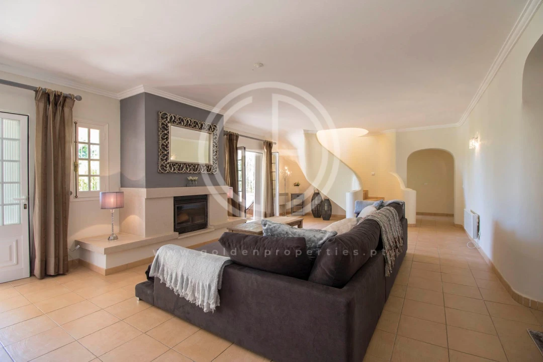 Moradia T4 para Arrendamento férias em Almancil Foto 6