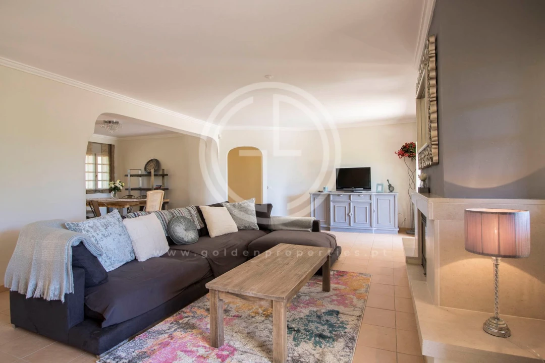 Moradia T4 para Arrendamento férias em Almancil Foto 8