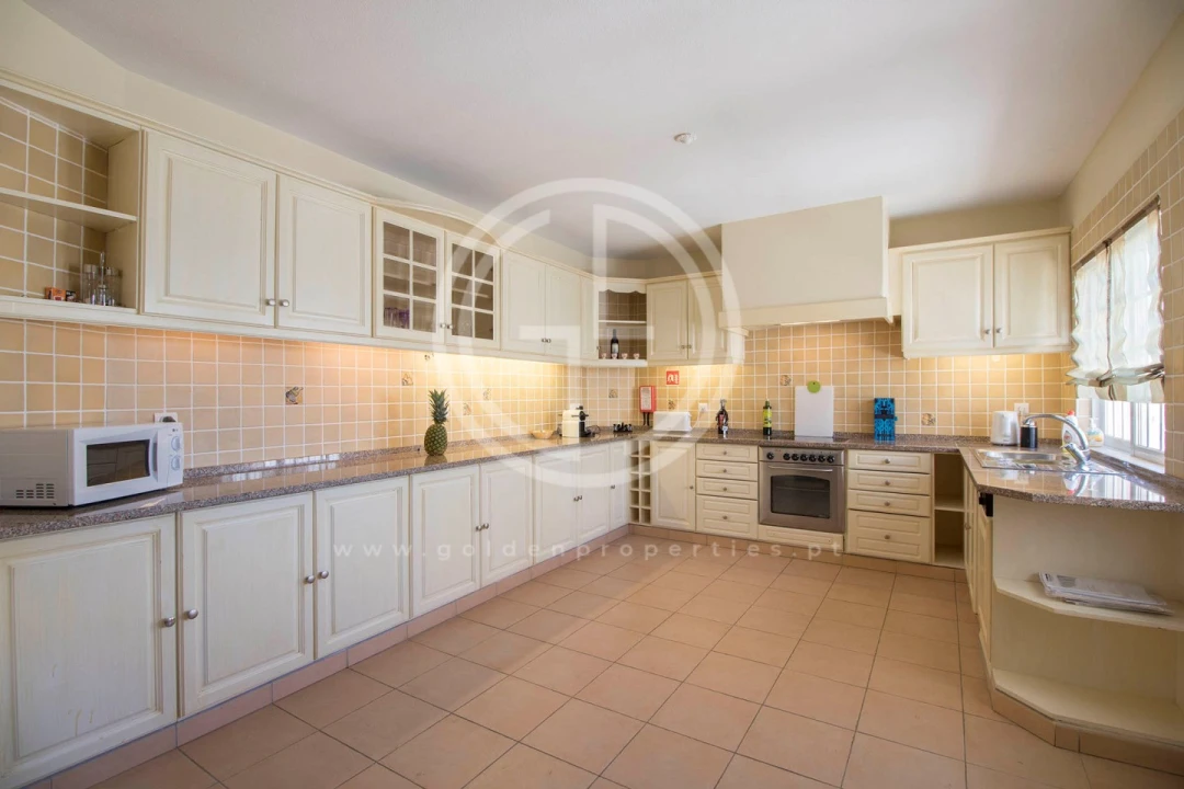 Moradia T4 para Arrendamento férias em Almancil Foto 15