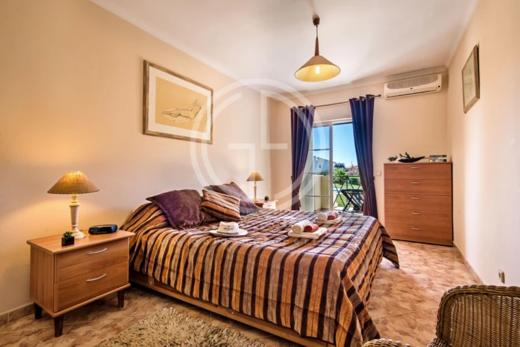 Apartamento T3 para Arrendamento férias em Quarteira Foto 5