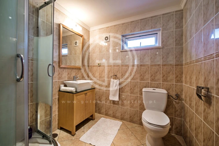 Apartamento T3 para Arrendamento férias em Quarteira Foto 10